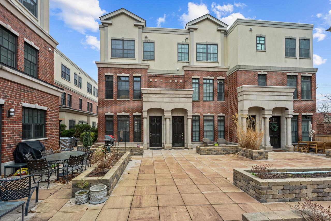 855 Laurel Ave., Highland Park, IL 60035