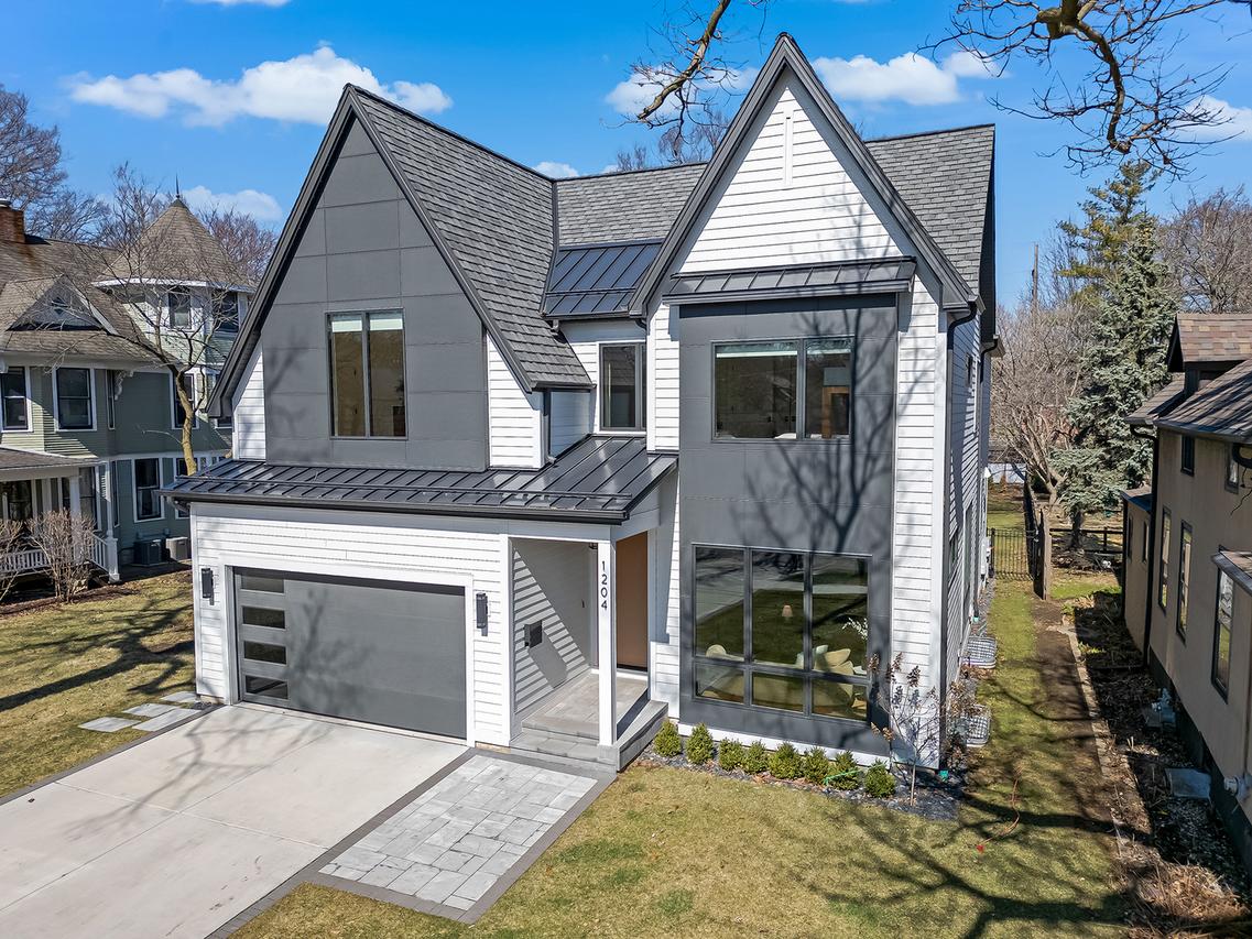 1204 Gilbert Ave., Downers Grove, IL 60515