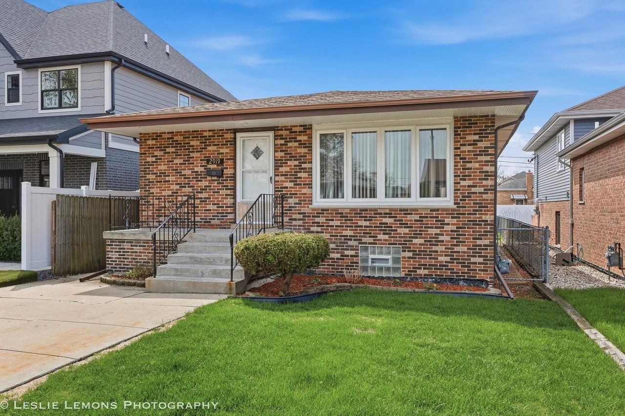 2919 W 101st Pl., Evergreen Park, IL 60805
