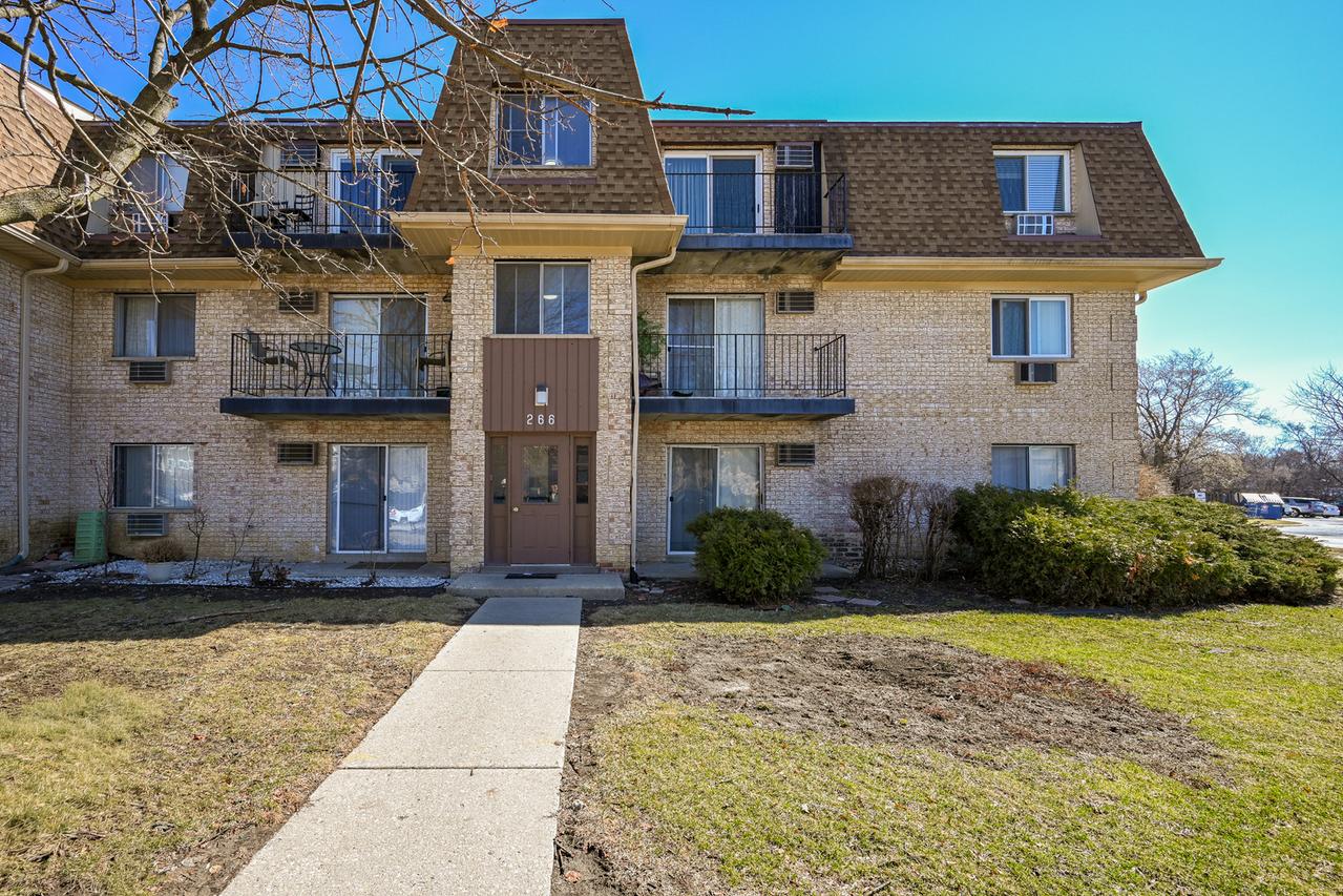 266 Shorewood Dr. #2A, Glendale Heights, IL 60139