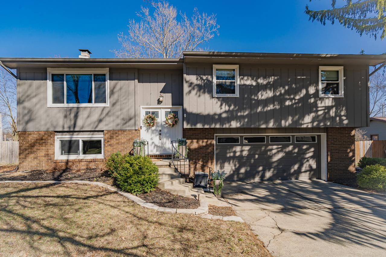 1114 Andover St., Bloomington, IL 61704