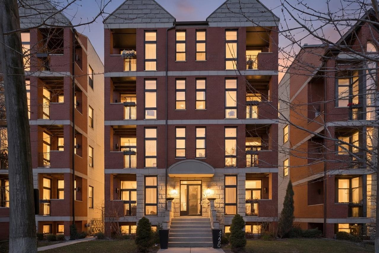 4220 S Ellis Ave. #4N, Chicago, IL 60653