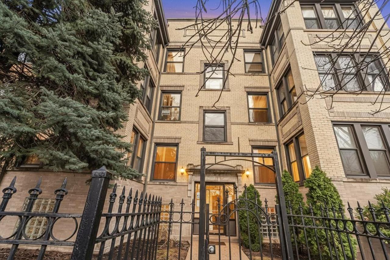 4829 N Kimball Ave. #1, Chicago, IL 60625