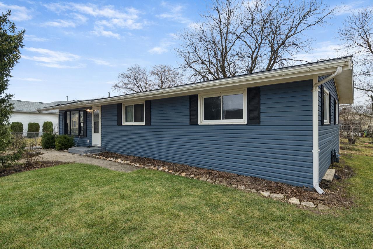 1928 Sheila St., Woodstock, IL 60098