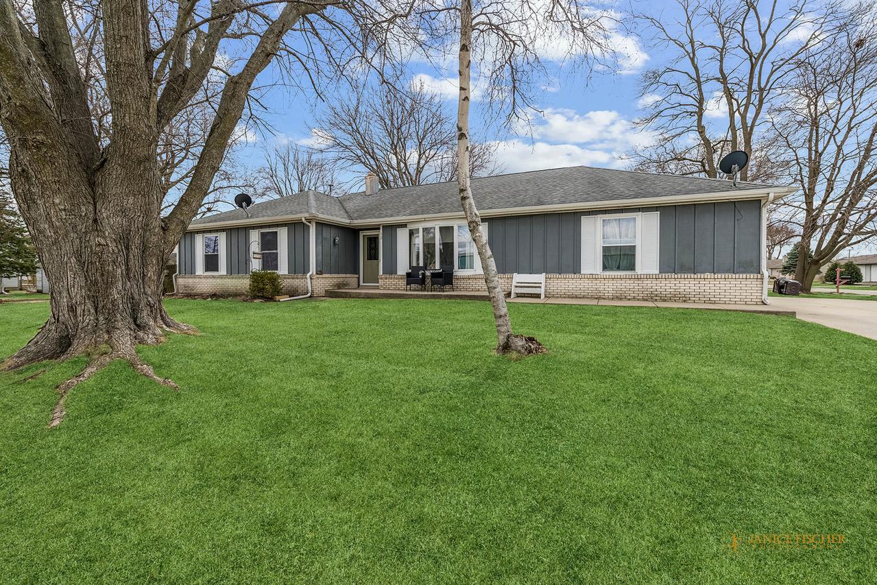 9712 Jean Dr., Hebron, IL 60034