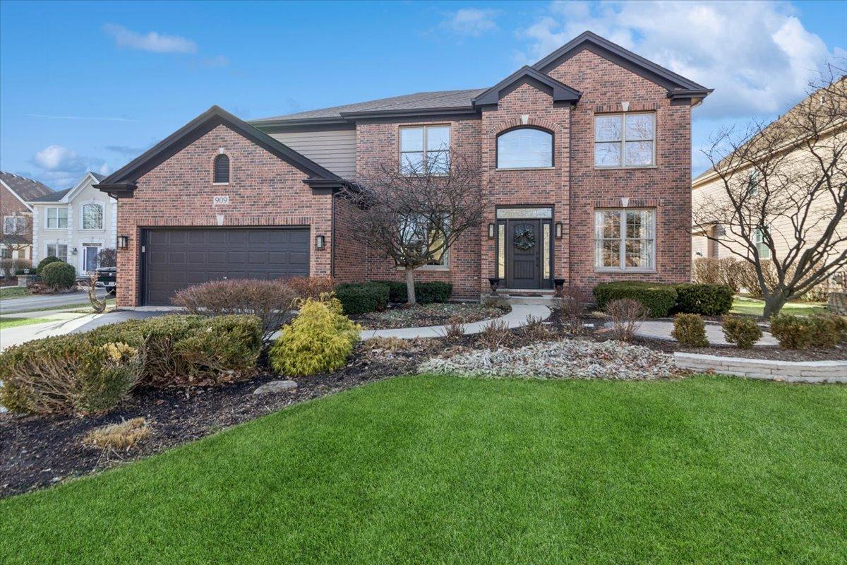 909 King Edward Ave., St. Charles, IL 60174