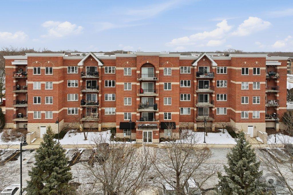 3401 N Carriageway Dr. #208, Arlington Heights, IL 60004