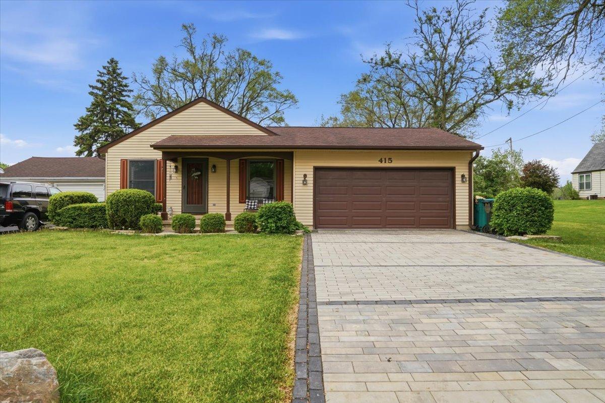 415 Garfield Rd., Ingleside, IL 60041
