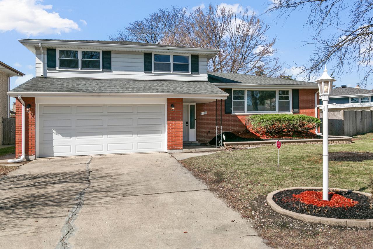 9204 Kedvale Ave., Oak Lawn, IL 60453