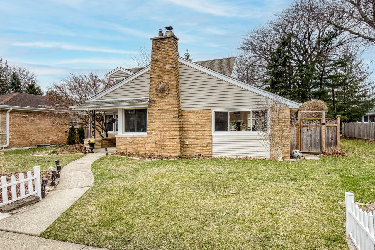 7934 Lotus Ave., Morton Grove, IL 60053