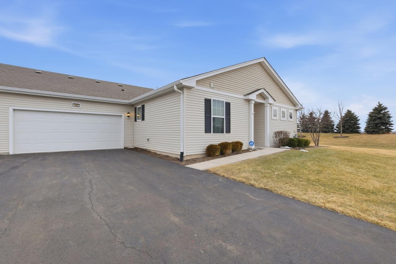 1882 Southern Cir., Pingree Grove, IL 60140