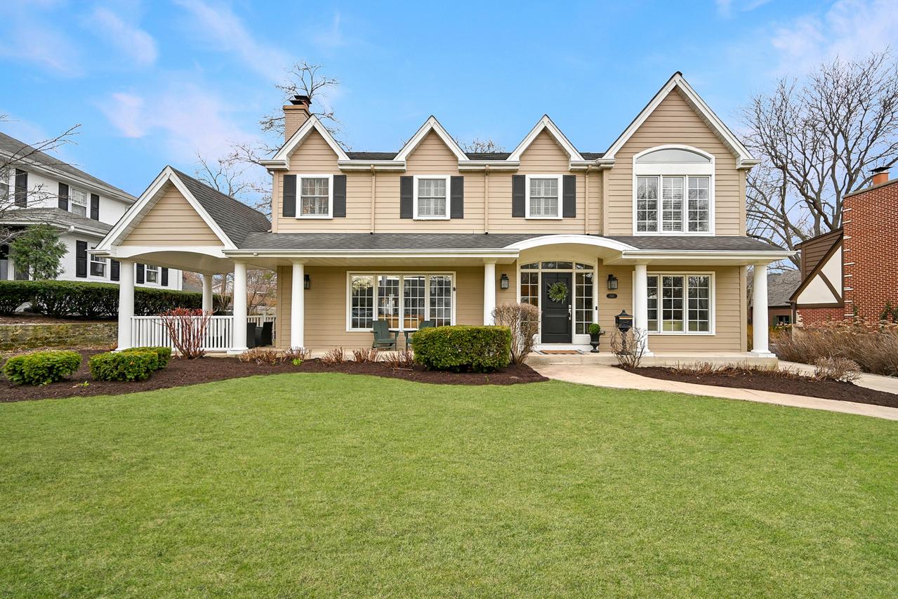 266 Exmoor Ave., Glen Ellyn, IL 60137