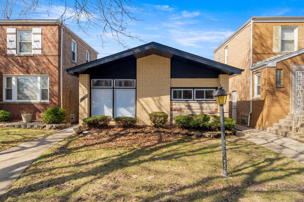 8716 S Merrill Ave., Chicago, IL 60617