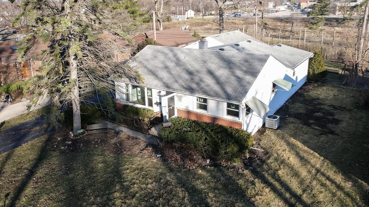 2814 Cardinal Dr., Rolling Meadows, IL 60008