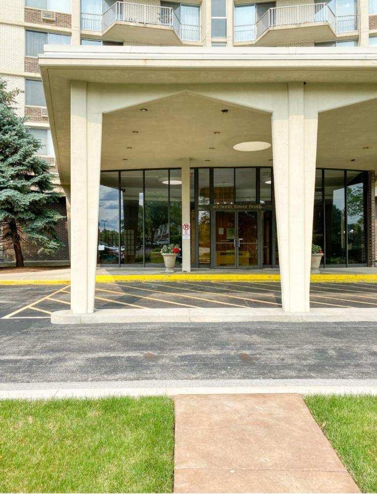 40 N Tower Rd. #7L, Oak Brook, IL 60523
