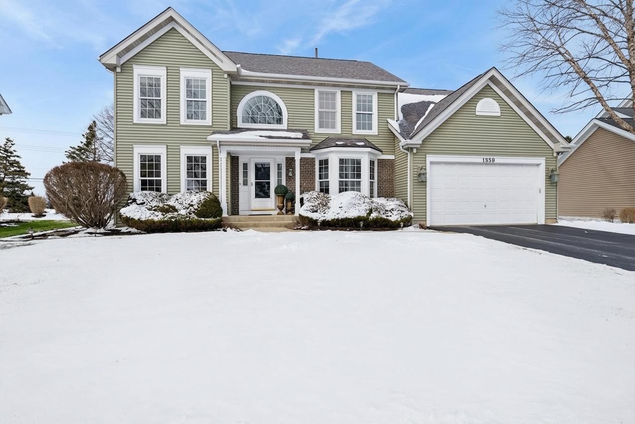 1850 White Oak Dr., Algonquin, IL 60102