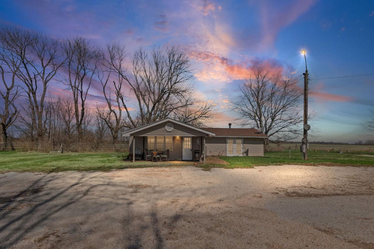 11047 Boadies Lazy Acres Ln., Trenton, IL 62293