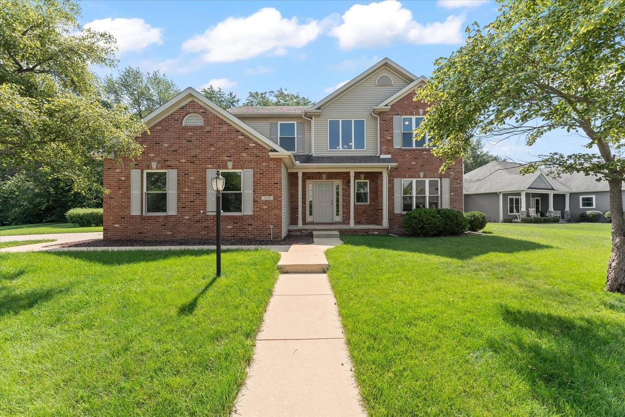 1808 Blue Bird Dr., Mahomet, IL 61853