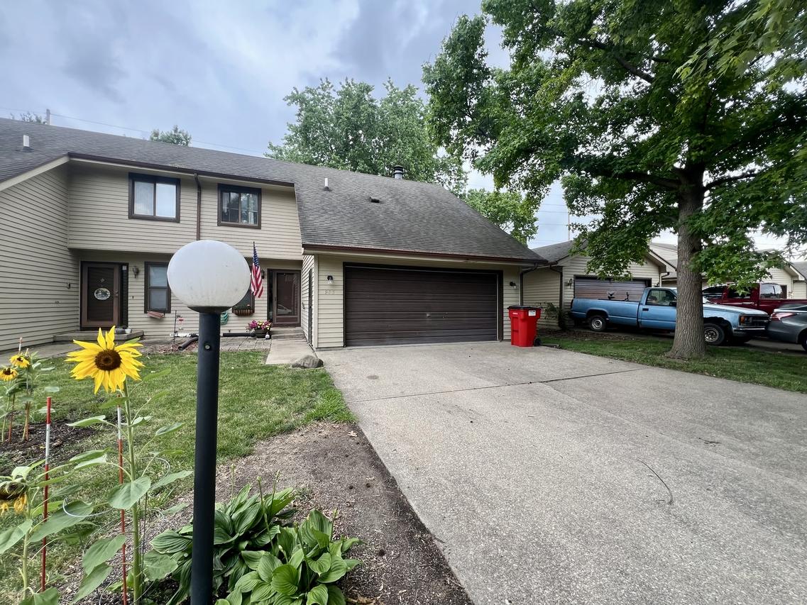 803 Irvine Rd., Champaign, IL 61822