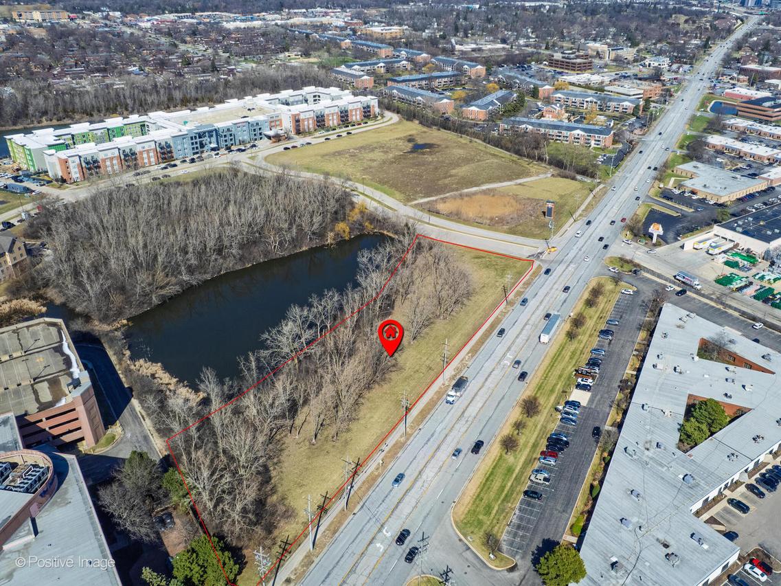 1S628 Oakbrook Lake, Oak Brook, IL 60181