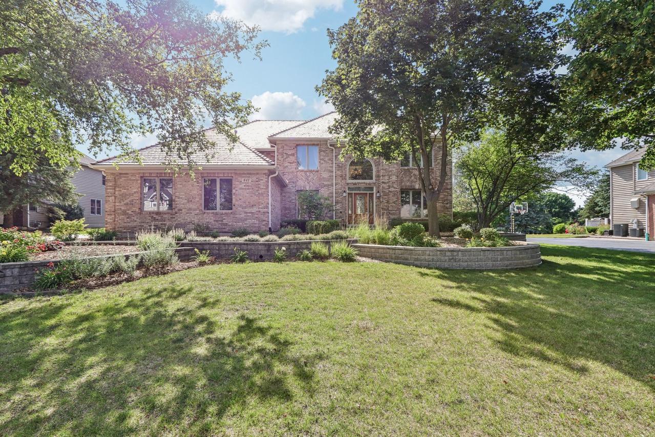 641 Mason Ln., Lake In The Hills, IL 60156