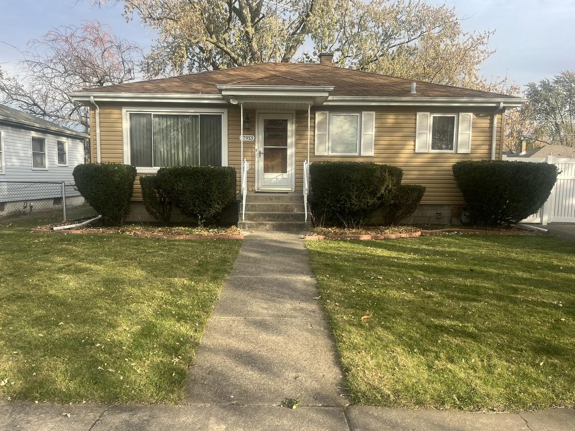 17913 William St., Lansing, IL 60438