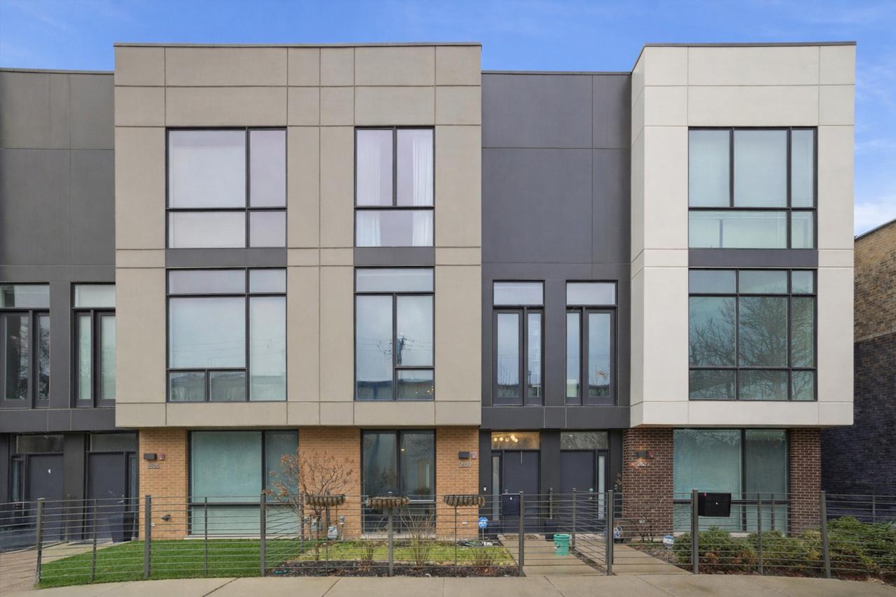 2527 W Homer St., Chicago, IL 60647