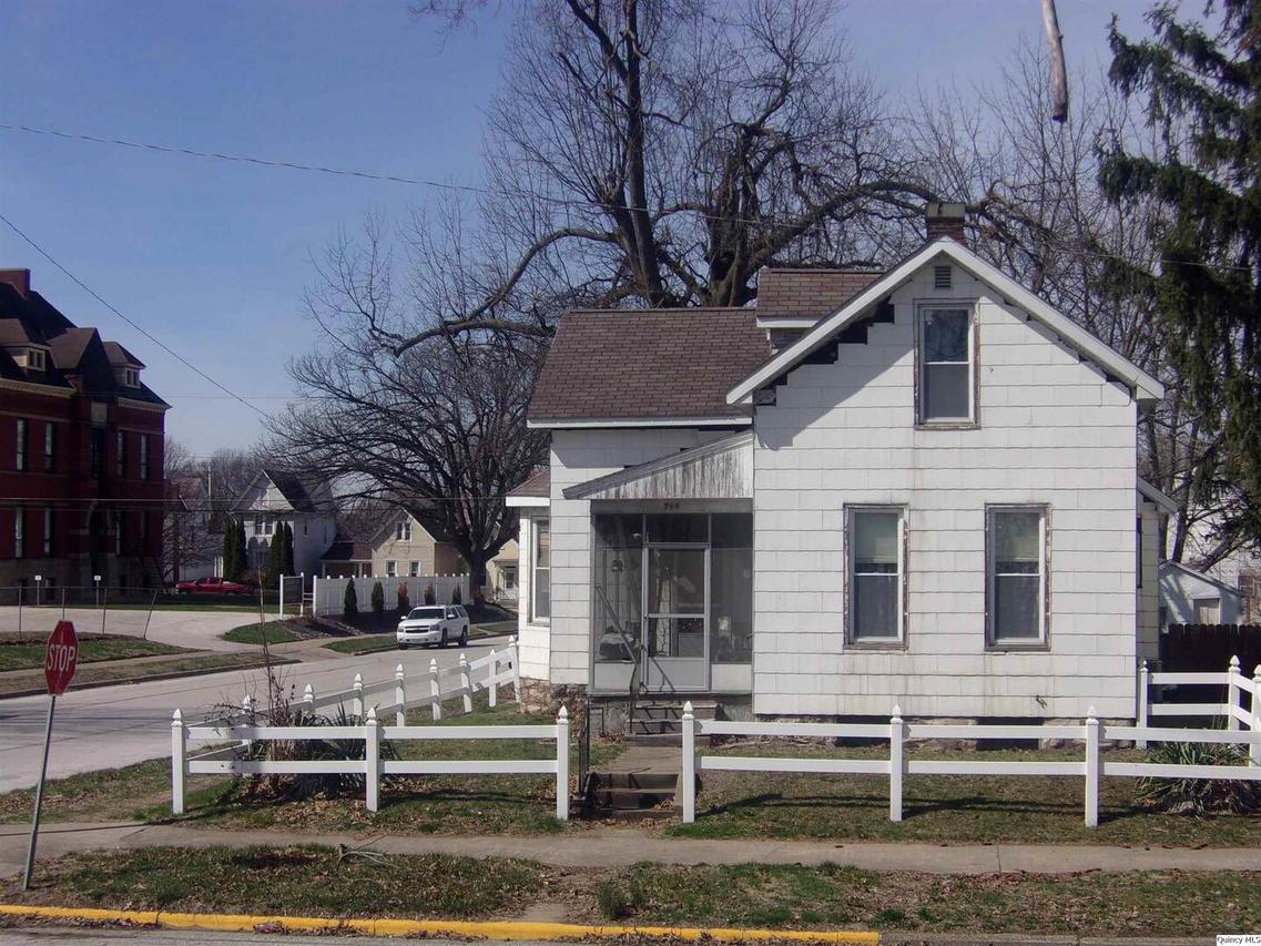 740 S 14th, Quincy, IL 62301