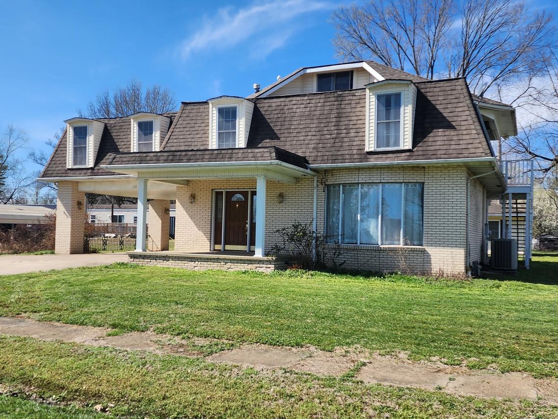 113 Jackson St., Hurst, IL 62949