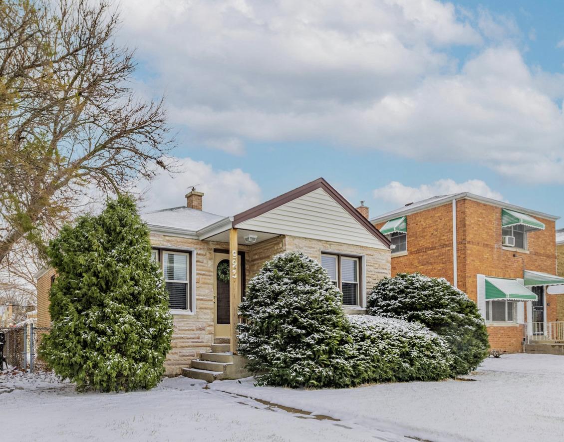923 Marshall Ave., Bellwood, IL 60104