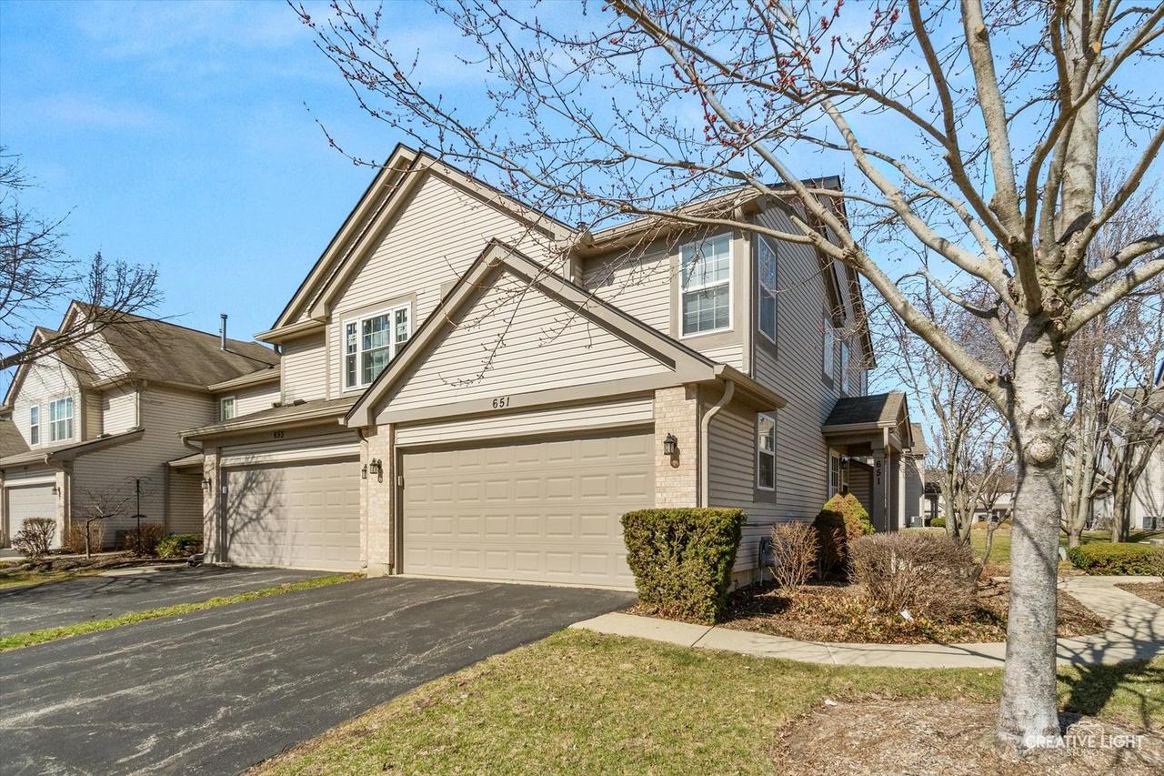 651 Lancaster Cir., Elgin, IL 60123