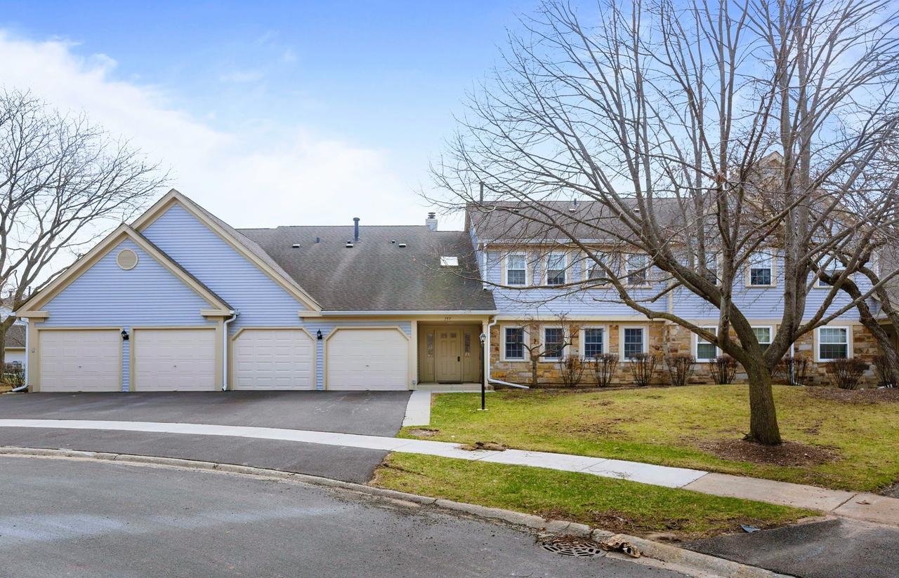 197 Camden Ct. #X1, Schaumburg, IL 60194