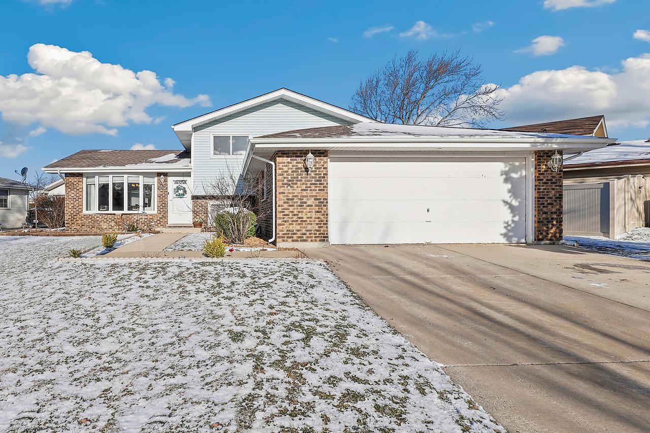 16538 Parliament Ave., Tinley Park, IL 60477