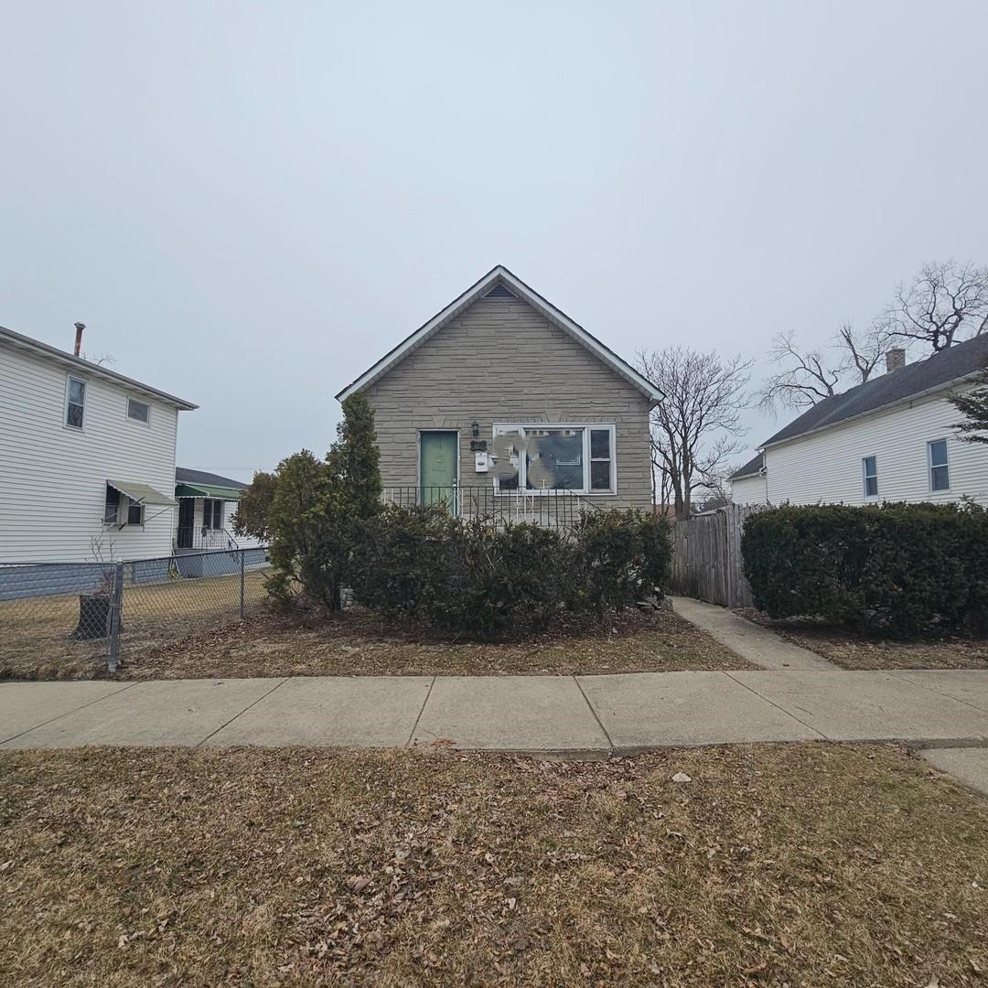 422 Garfield Ave., Calumet City, IL 60409