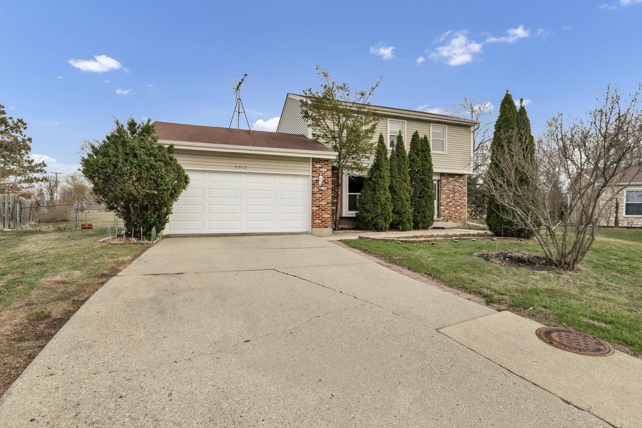 2013 Briar Hill Dr., Schaumburg, IL 60194