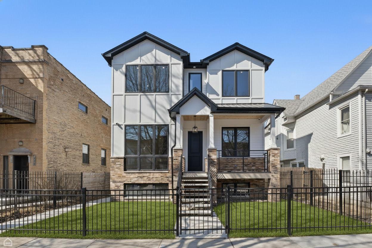 4242 N Sacramento Ave., Chicago, IL 60618
