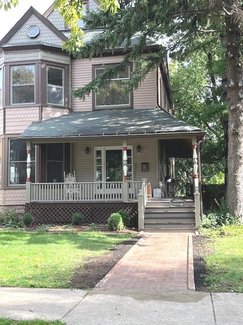 61 7 Ave., La Grange, IL 60525