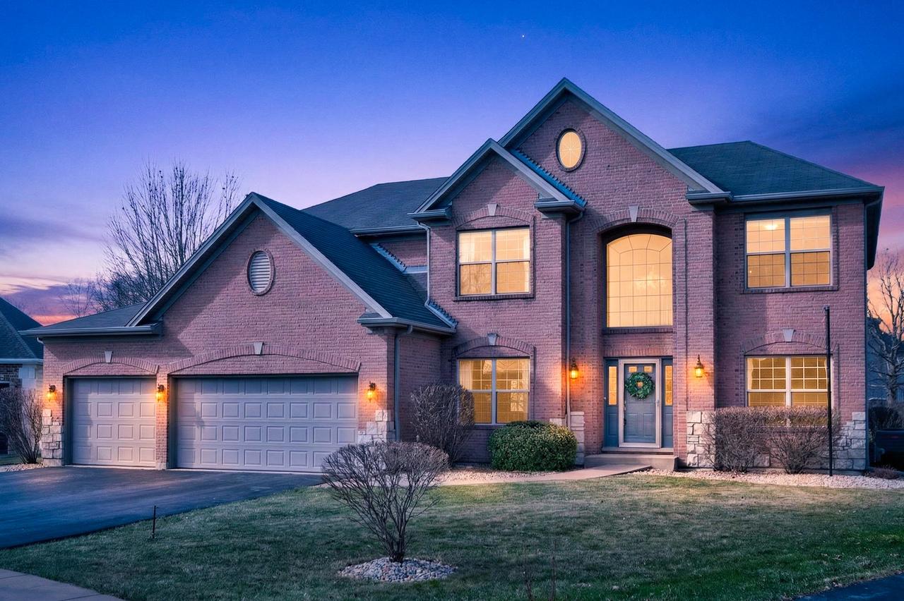 368 Kingsbury Dr., Dekalb, IL 60115