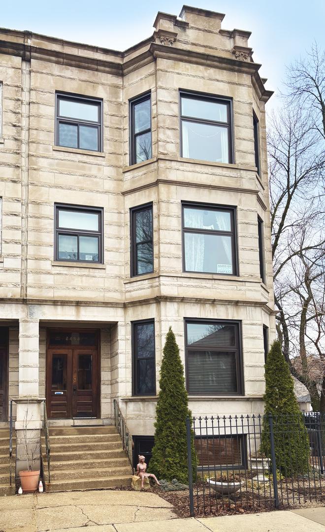 2454 N Spaulding Ave., Chicago, IL 60647