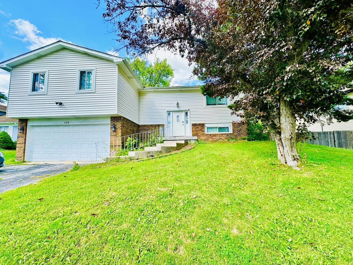 124 Oriole Rd., Matteson, IL 60443