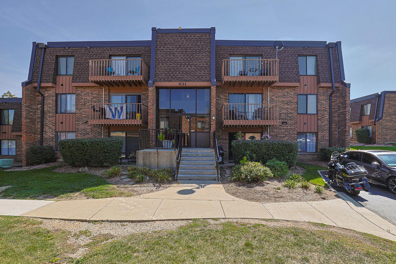 631 Derry Ct. #3C, Schaumburg, IL 60193