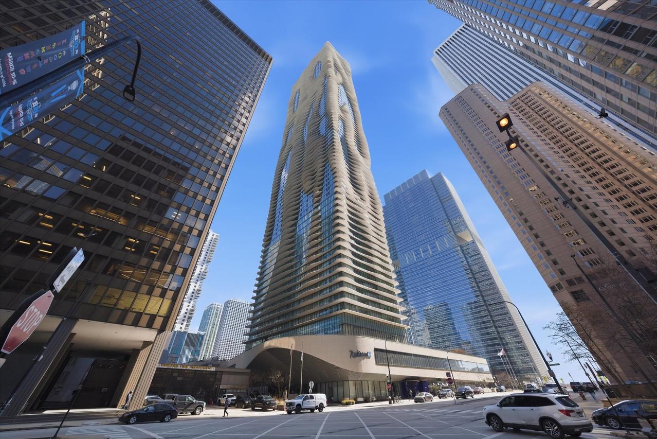 225 N Columbus Dr. #7201, Chicago, IL 60601