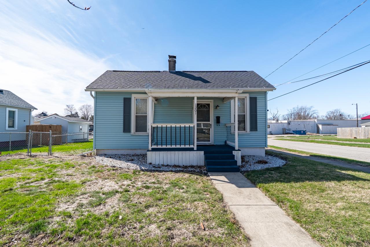 1201 S East St., Bloomington, IL 61701