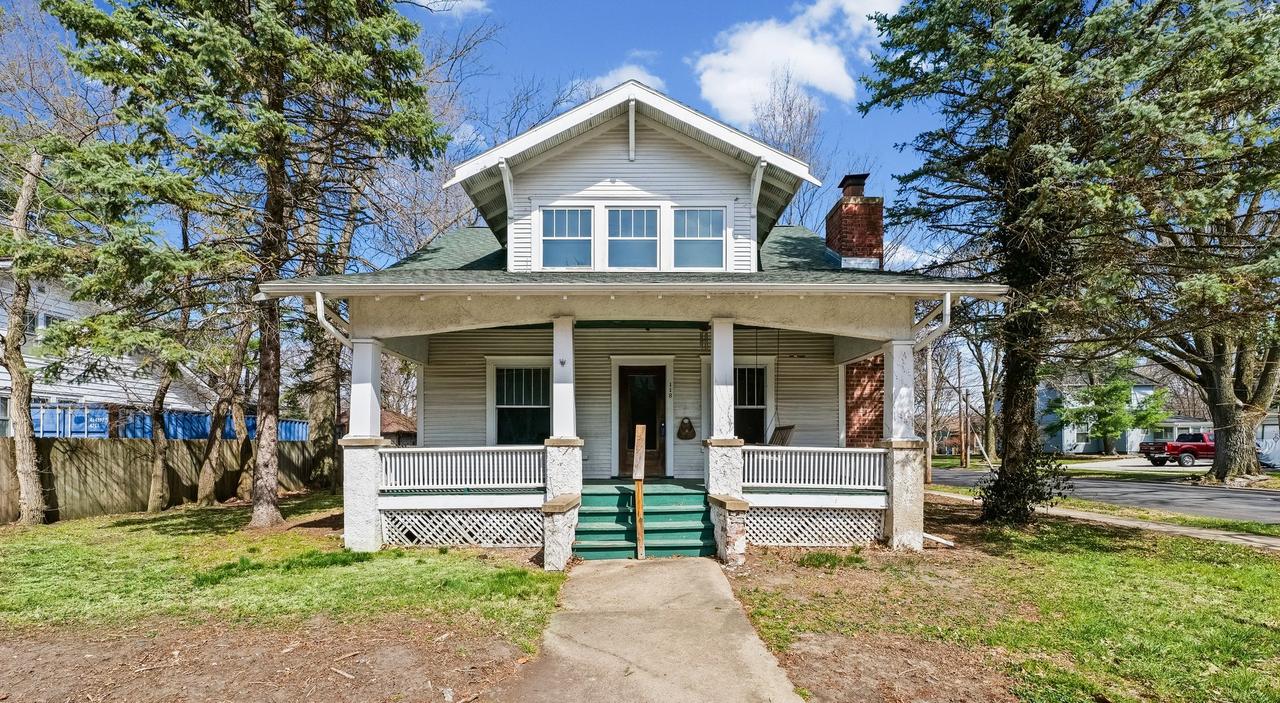 118 E William St., Monticello, IL 61856