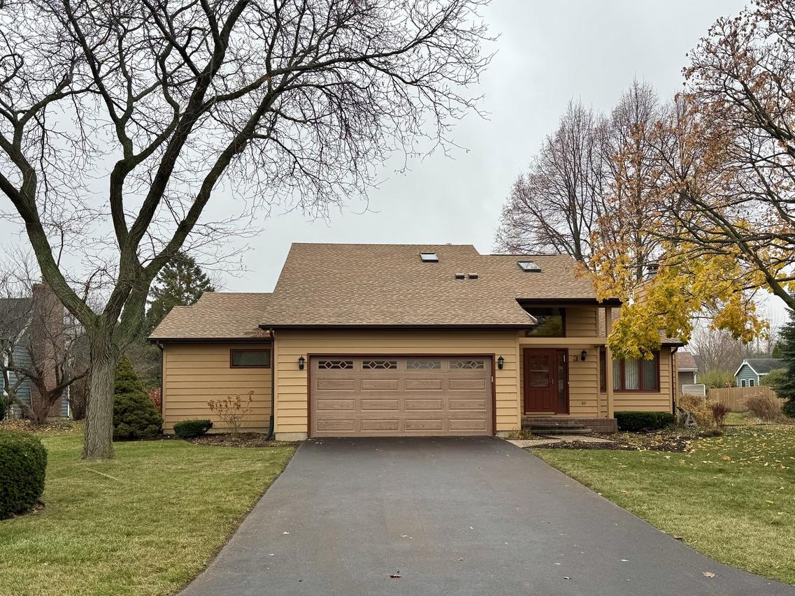 3 Windjammer Ct., Third Lake, IL 60030