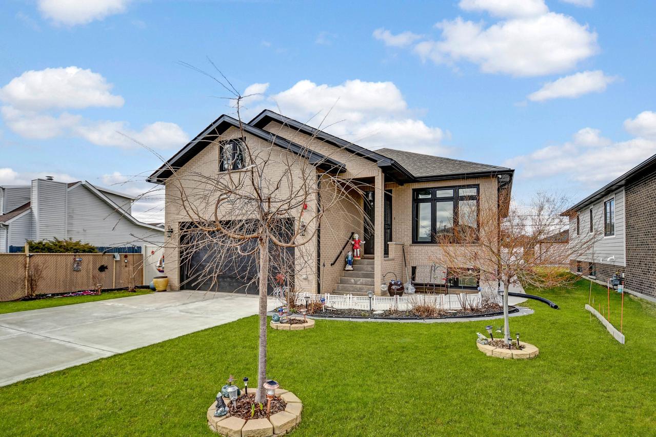 8332 S 78th Ct., Justice, IL 60458