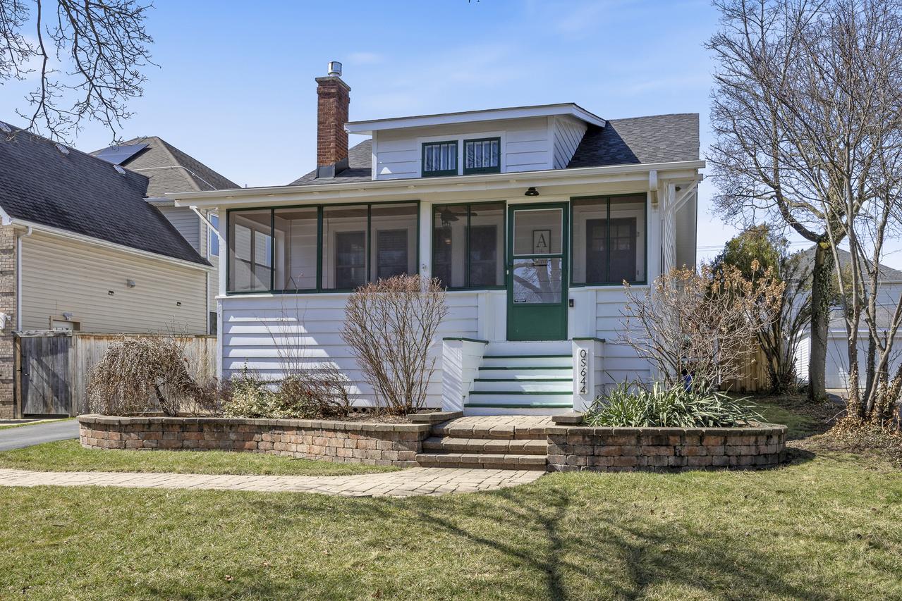 0S644 East St., Winfield, IL 60190