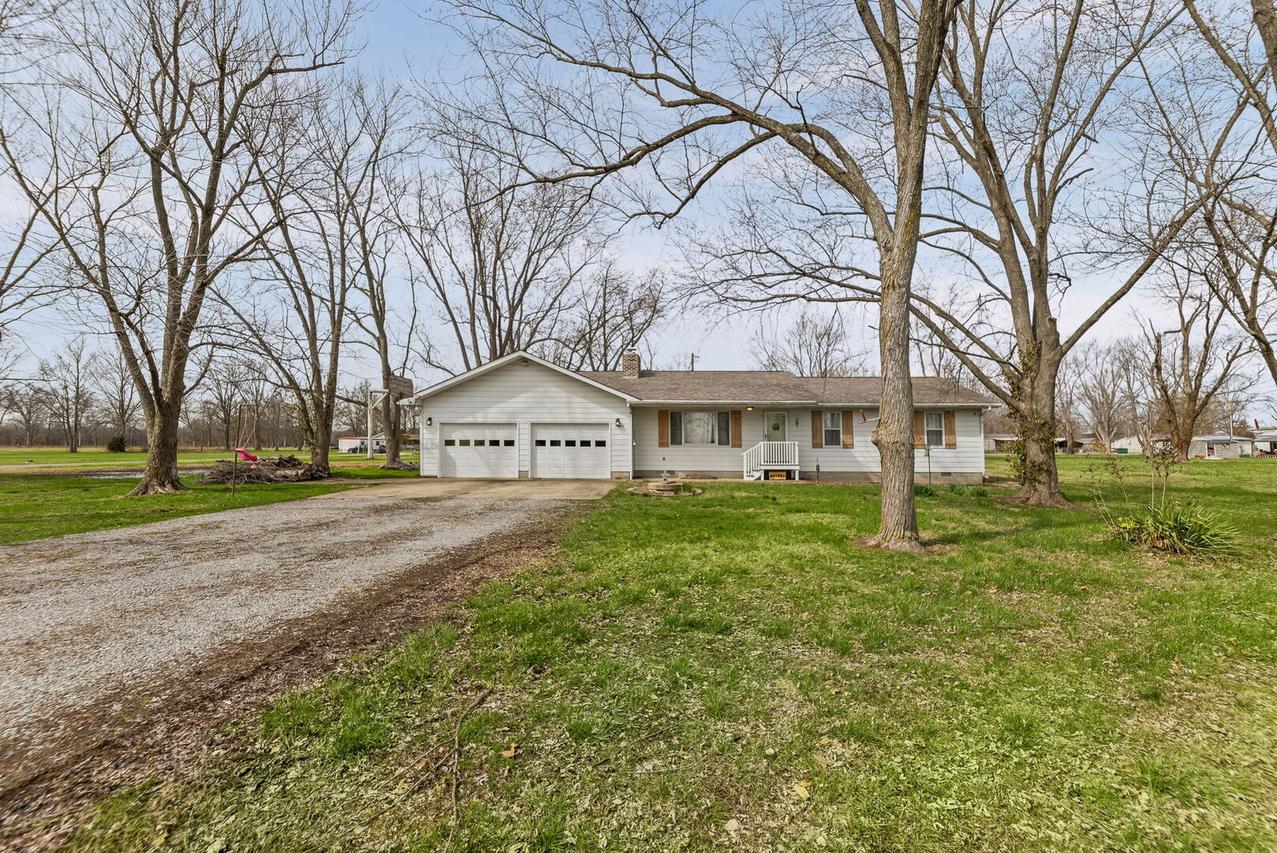 2107 Cedar Ave., Salem, IL 62881