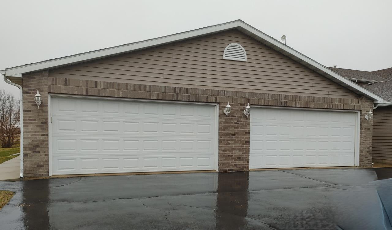 150 N Wooster St. #9, Capron, IL 61012