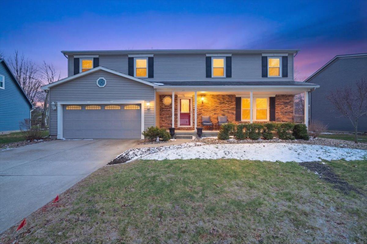 211 Lake Shore Cir., Bloomington, IL 61704